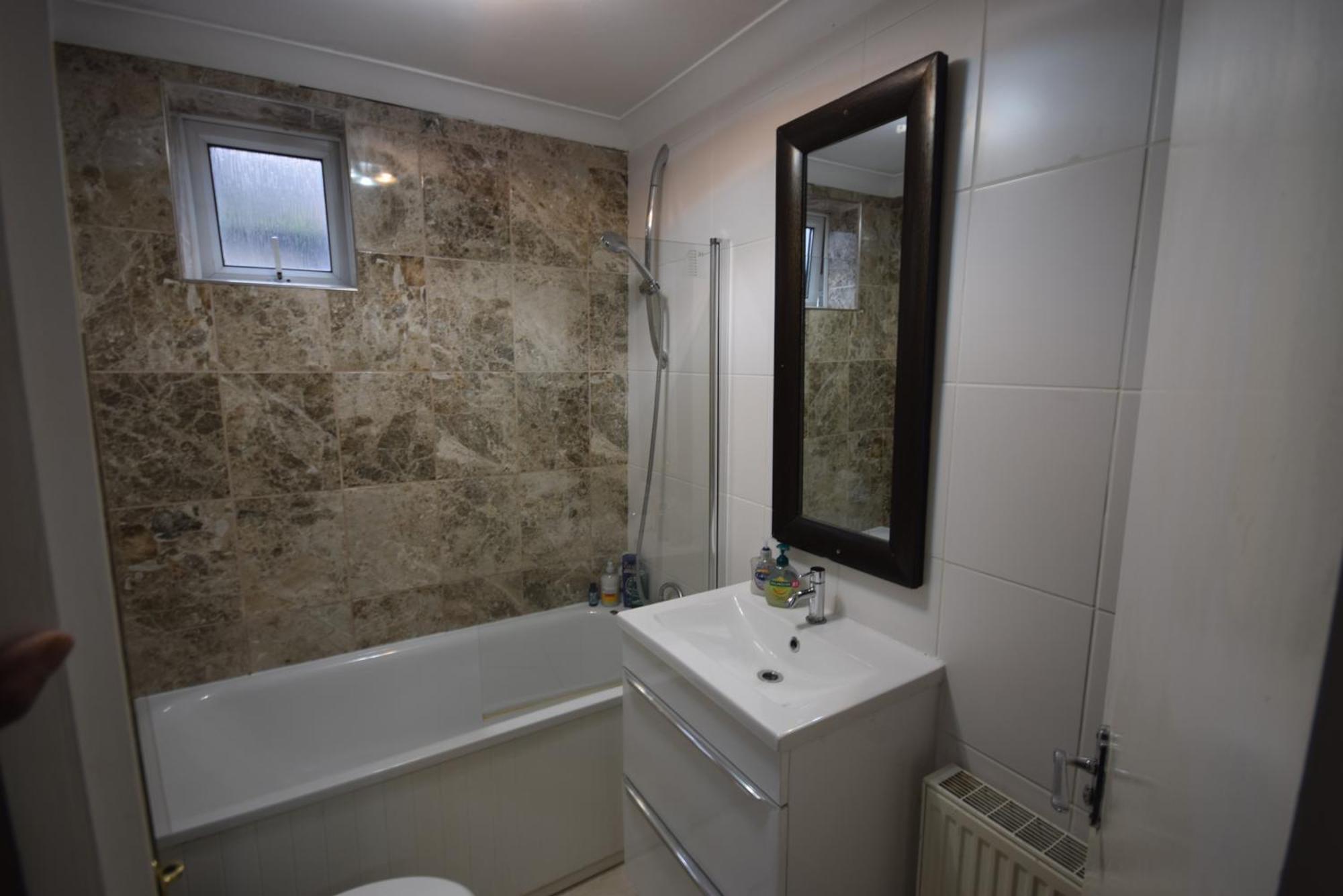 Two Bedroom Flat St Andrews Road 런던 외부 사진